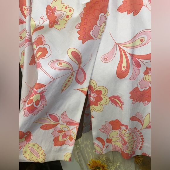 I Maddison spring trench coat. Size Large - Picture 5 of 12